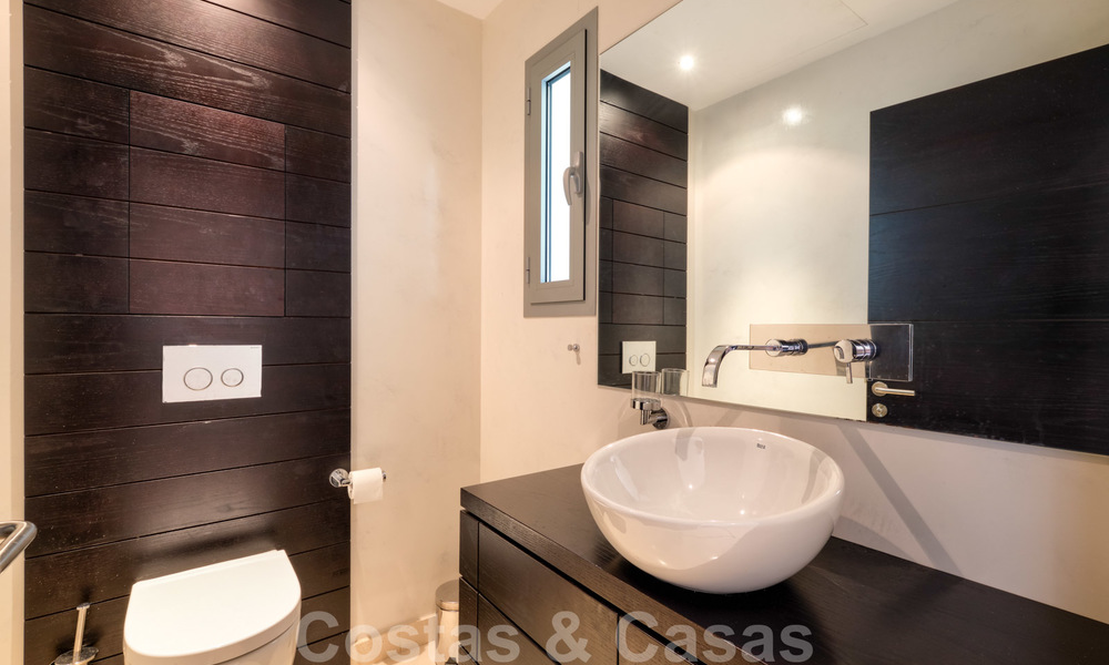 Moderne villa met panoramisch golf- en zeezicht te koop in Los Flamingos Golf in Marbella - Benahavis 26029