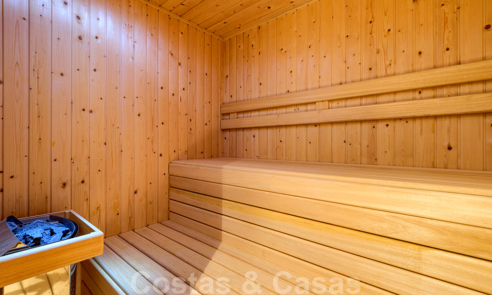 Moderne villa met panoramisch golf- en zeezicht te koop in Los Flamingos Golf in Marbella - Benahavis 26034