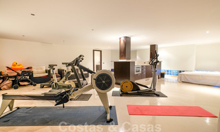 Moderne villa met panoramisch golf- en zeezicht te koop in Los Flamingos Golf in Marbella - Benahavis 26036 