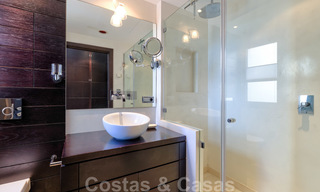 Moderne villa met panoramisch golf- en zeezicht te koop in Los Flamingos Golf in Marbella - Benahavis 26042 