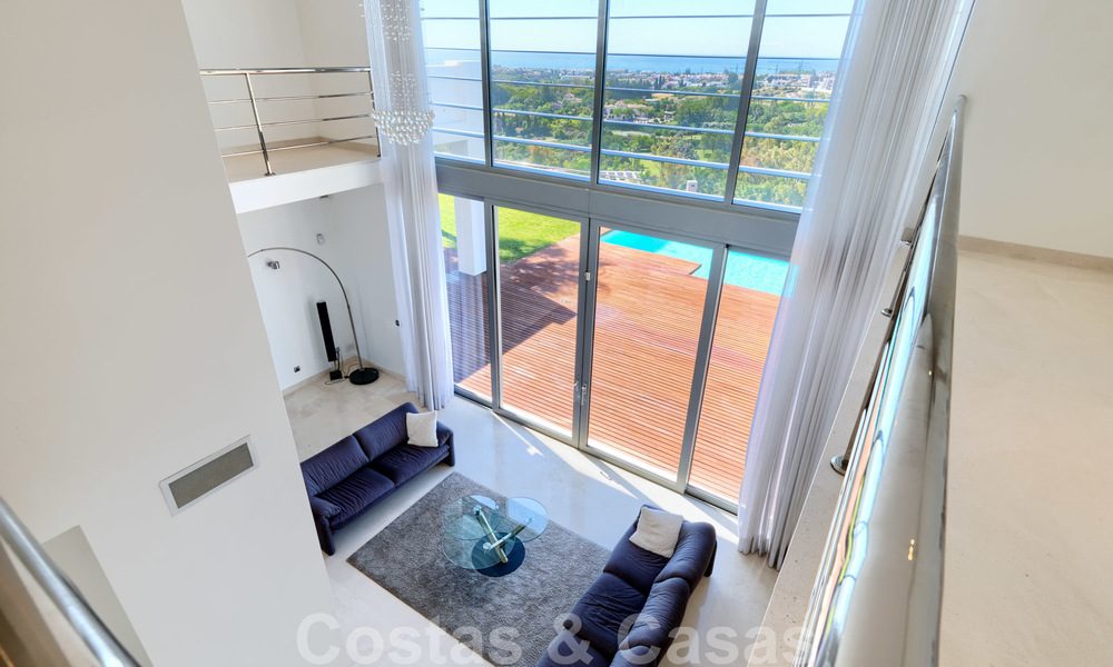 Moderne villa met panoramisch golf- en zeezicht te koop in Los Flamingos Golf in Marbella - Benahavis 26046
