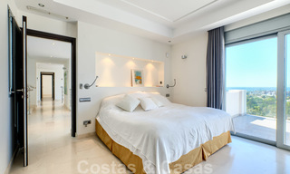 Moderne villa met panoramisch golf- en zeezicht te koop in Los Flamingos Golf in Marbella - Benahavis 26049 