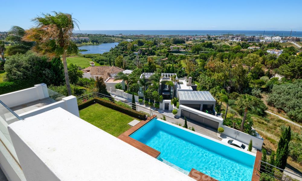 Moderne villa met panoramisch golf- en zeezicht te koop in Los Flamingos Golf in Marbella - Benahavis 26056