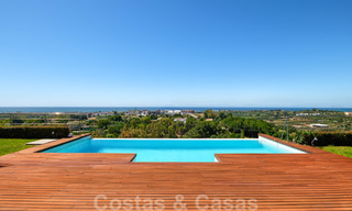 Moderne villa met panoramisch golf- en zeezicht te koop in Los Flamingos Golf in Marbella - Benahavis 26062 