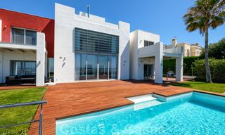 Moderne villa met panoramisch golf- en zeezicht te koop in Los Flamingos Golf in Marbella - Benahavis 26064 