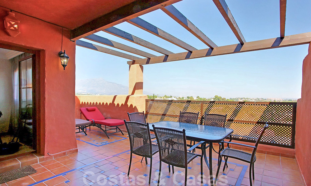 Ruim penthouse appartement te koop, met panoramisch uitzicht in Marbella - Benahavis 26205