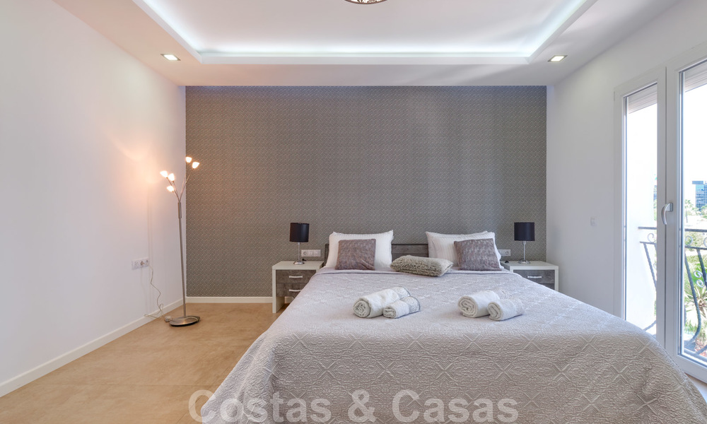 Volledig gerenoveerd modern luxe appartement te koop in de jachthaven van Puerto Banus, Marbella 26223