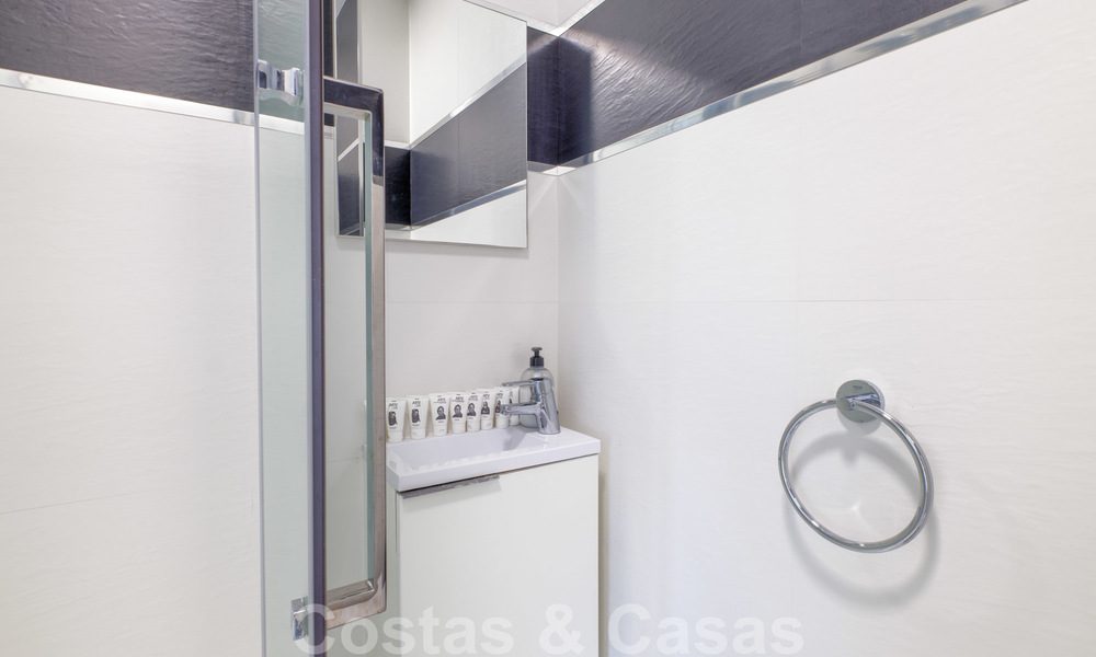 Volledig gerenoveerd modern luxe appartement te koop in de jachthaven van Puerto Banus, Marbella 26225