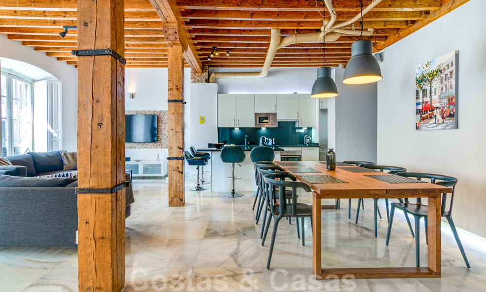 Uitzonderlijke aanbieding: prachtig eigentijds gerenoveerd appartement te koop in het historische centrum van Malaga 26262