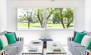 Eerstelijnsgolf en op een steenworp van het strand gelegen designer villa te koop in het chique Guadalmina Baja te Marbella 26330 