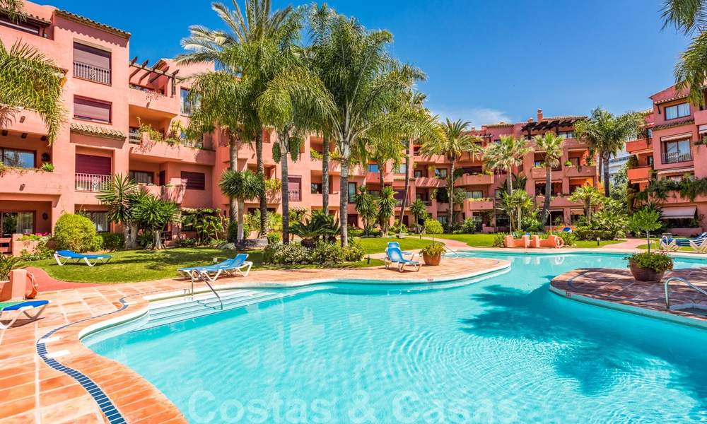 4 slaapkamer Penthouse te koop met zeezicht in een strandcomplex in Marbella oost 26384