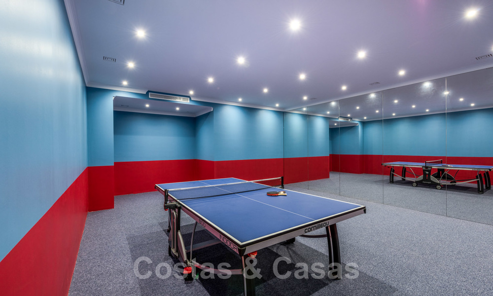 Luxe villa met panoramisch zeezicht te koop in Sierra Blanca, Marbella 26412