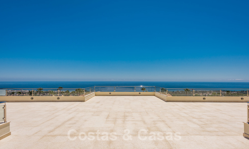Luxe villa met panoramisch zeezicht te koop in Sierra Blanca, Marbella 26421