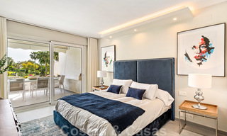 Gerenoveerd luxe appartement te koop, eerstelijnsgolf Las Brisas in Nueva Andalucia, Marbella 26558 