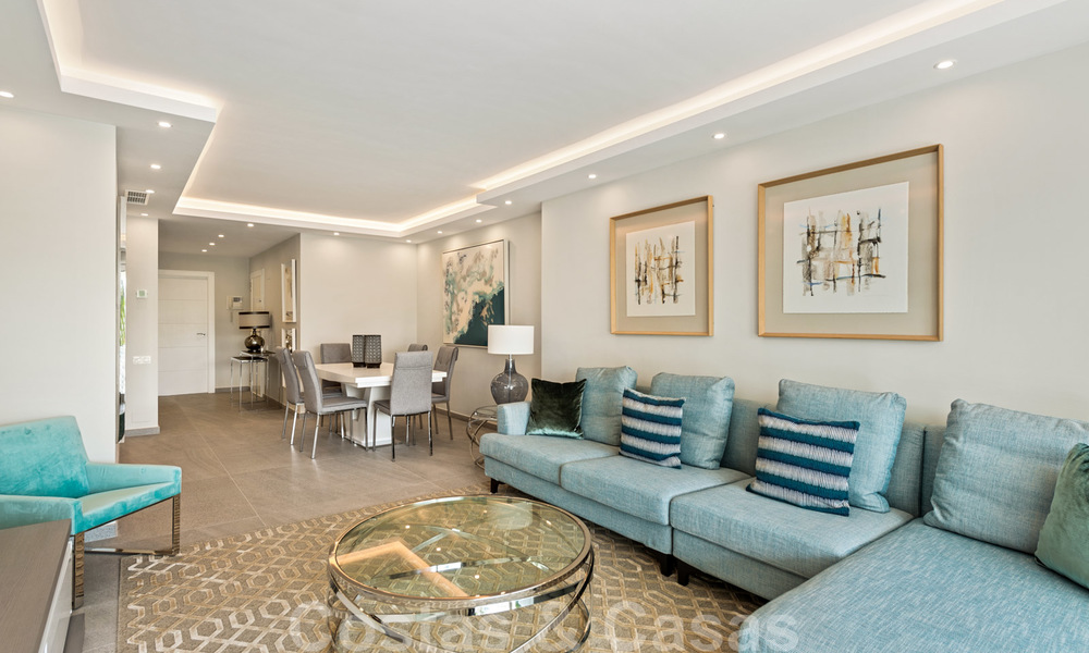 Gerenoveerd luxe appartement te koop, eerstelijnsgolf Las Brisas in Nueva Andalucia, Marbella 26561