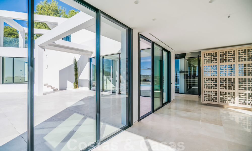 Gloednieuwe moderne luxe villa te koop in Nueva Andalucia, Marbella 26428