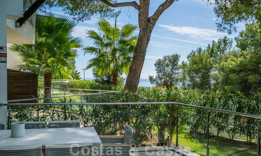 Moderne schakelvilla te koop in het exclusieve Sierra Blanca, Marbella. De goedkoopste in het complex. 26461