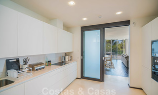 Moderne schakelvilla te koop in het exclusieve Sierra Blanca, Marbella. De goedkoopste in het complex. 26464 