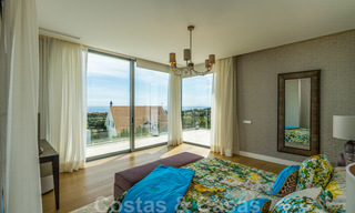 Moderne luxe villa te koop, direct aan de golfbaan in een klasse golfresort in Oost-Marbella 26813 