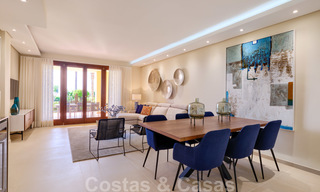 Luxe appartement te koop met open tuin- en zeezicht in een eerstelijnstrand complex, op de New Golden Mile tussen Marbella en Estepona 26855 