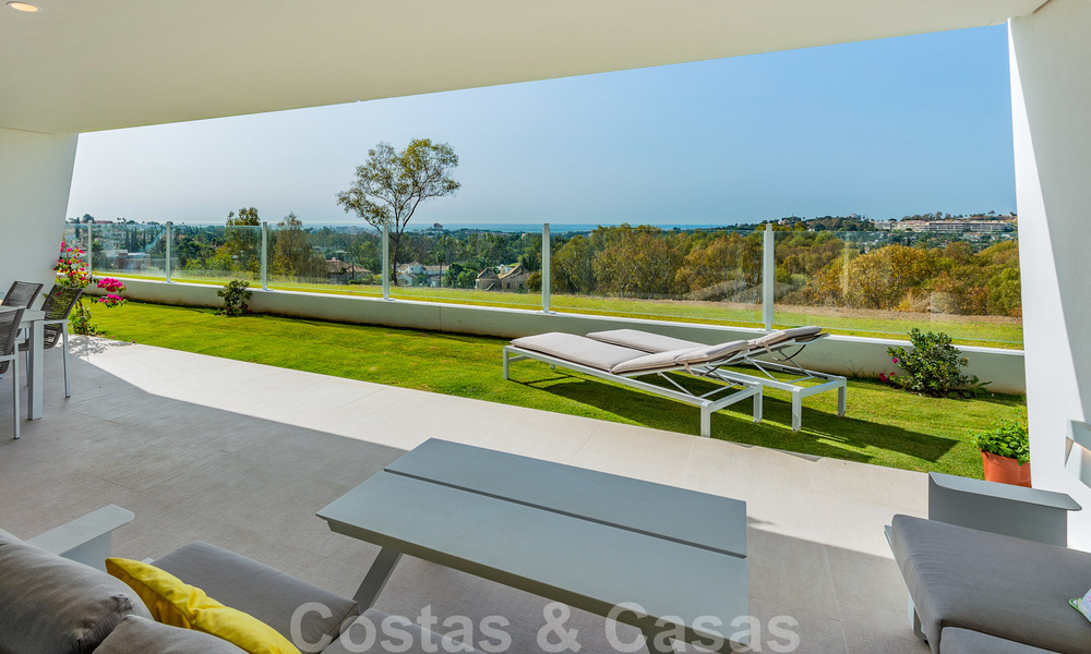 Sterk in prijs verlaagd. Instapklaar ruim modern luxe appartement te koop met zeezicht, Nueva Andalucia, Marbella 26882