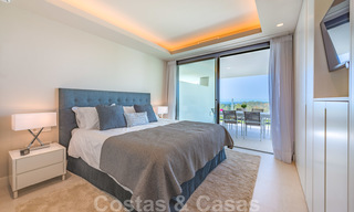 Sterk in prijs verlaagd. Instapklaar ruim modern luxe appartement te koop met zeezicht, Nueva Andalucia, Marbella 26913 