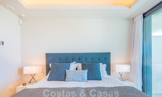 Sterk in prijs verlaagd. Instapklaar ruim modern luxe appartement te koop met zeezicht, Nueva Andalucia, Marbella 26915 