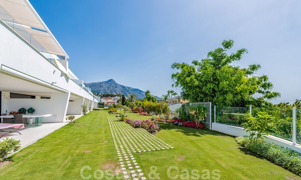 Sterk in prijs verlaagd. Instapklaar ruim modern luxe appartement te koop met zeezicht, Nueva Andalucia, Marbella 26921