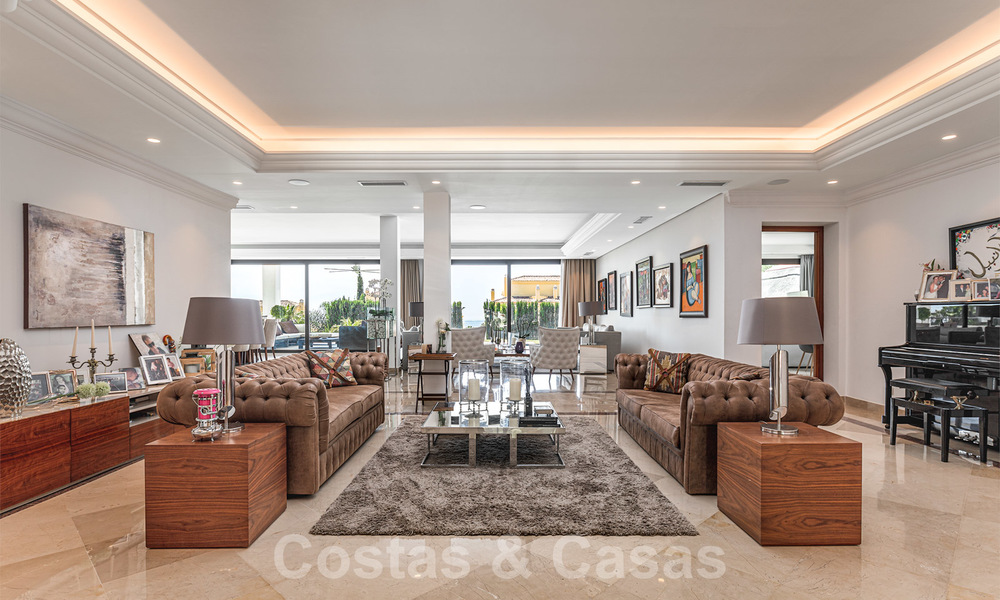 Gerenoveerde luxe villa te koop in een moderne mediterrane stijl in het exclusieve Cascada de Camojan op de Golden Mile in Marbella 27051