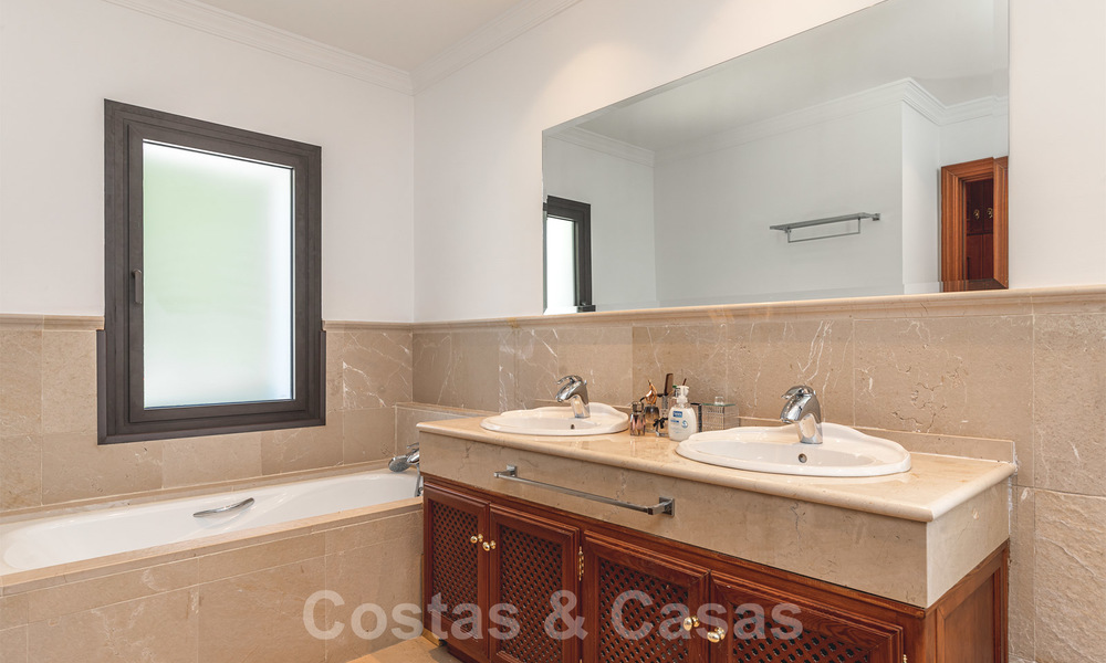 Gerenoveerde luxe villa te koop in een moderne mediterrane stijl in het exclusieve Cascada de Camojan op de Golden Mile in Marbella 27057