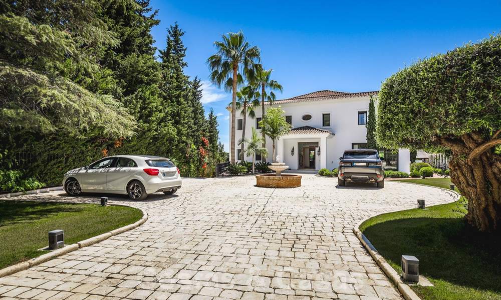 Gerenoveerde luxe villa te koop in een moderne mediterrane stijl in het exclusieve Cascada de Camojan op de Golden Mile in Marbella 27068