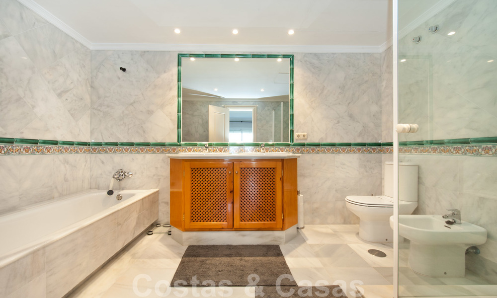 Instapklaar ruim appartement met panoramisch uitzicht op de kust en de zee in Benahavis - Marbella 27354