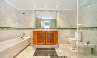 Instapklaar ruim appartement met panoramisch uitzicht op de kust en de zee in Benahavis - Marbella 27354 