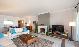 Instapklaar ruim appartement met panoramisch uitzicht op de kust en de zee in Benahavis - Marbella 27426 