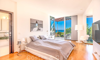Moderne luxe hoekwoning met zeezicht te koop in het exclusieve Sierra Blanca, Marbella 27136 