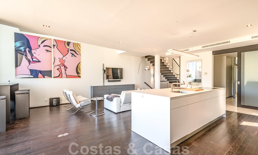 Moderne luxe hoekwoning met zeezicht te koop in het exclusieve Sierra Blanca, Marbella 27145