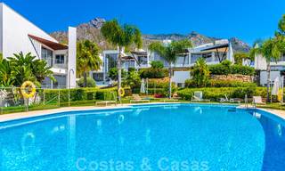 Moderne luxe hoekwoning met zeezicht te koop in het exclusieve Sierra Blanca, Marbella 27159 