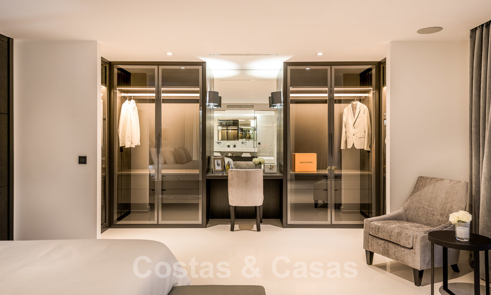 Spectaculaire moderne designer villa te koop, eerstelijns golf in Nueva Andalucia, Marbella 27196