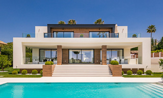 Spectaculaire moderne designer villa te koop, eerstelijns golf in Nueva Andalucia, Marbella 27202 