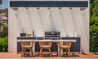 Spectaculaire moderne designer villa te koop, eerstelijns golf in Nueva Andalucia, Marbella 27212 