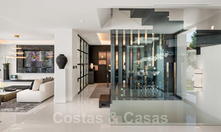 Spectaculaire moderne designer villa te koop, eerstelijns golf in Nueva Andalucia, Marbella 27220 
