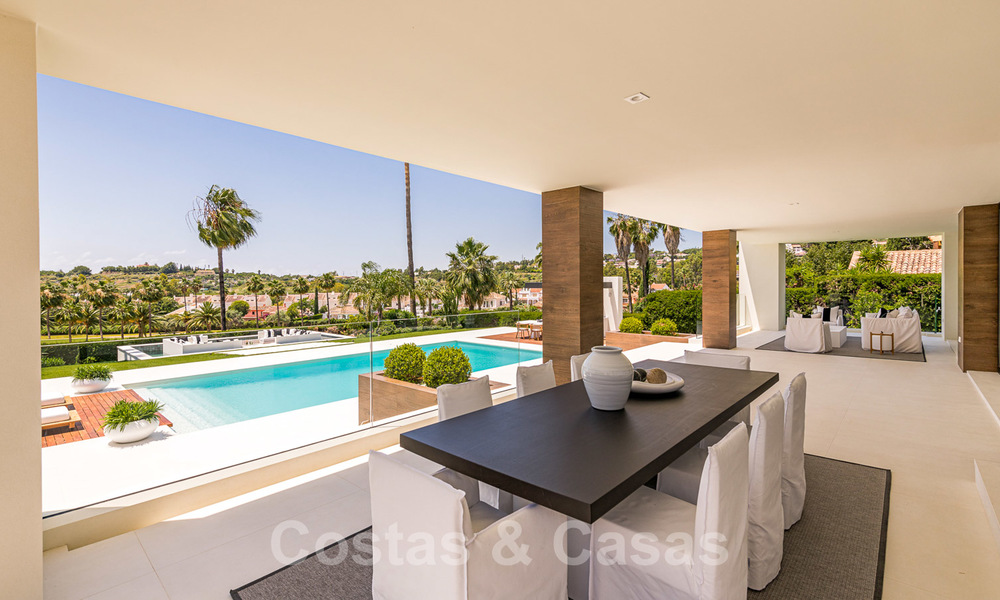 Spectaculaire moderne designer villa te koop, eerstelijns golf in Nueva Andalucia, Marbella 27251