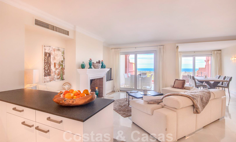 Luxe penthouse appartement met panoramisch uitzicht over de hele kust te koop, dicht bij voorzieningen en golf, Benahavis – Marbella 27501