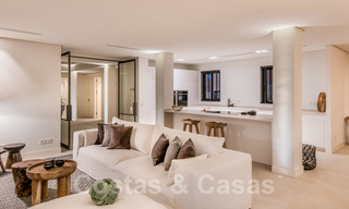 Instapklare hedendaagse mediterrane villa met zeezicht te koop op korte wandelafstand van het strand en alle voorzieningen, beachside Elviria te Marbella 27532 