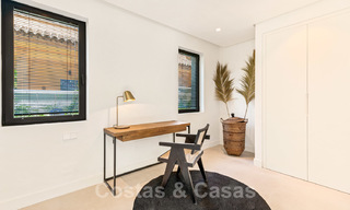 Instapklare hedendaagse mediterrane villa met zeezicht te koop op korte wandelafstand van het strand en alle voorzieningen, beachside Elviria te Marbella 27555 