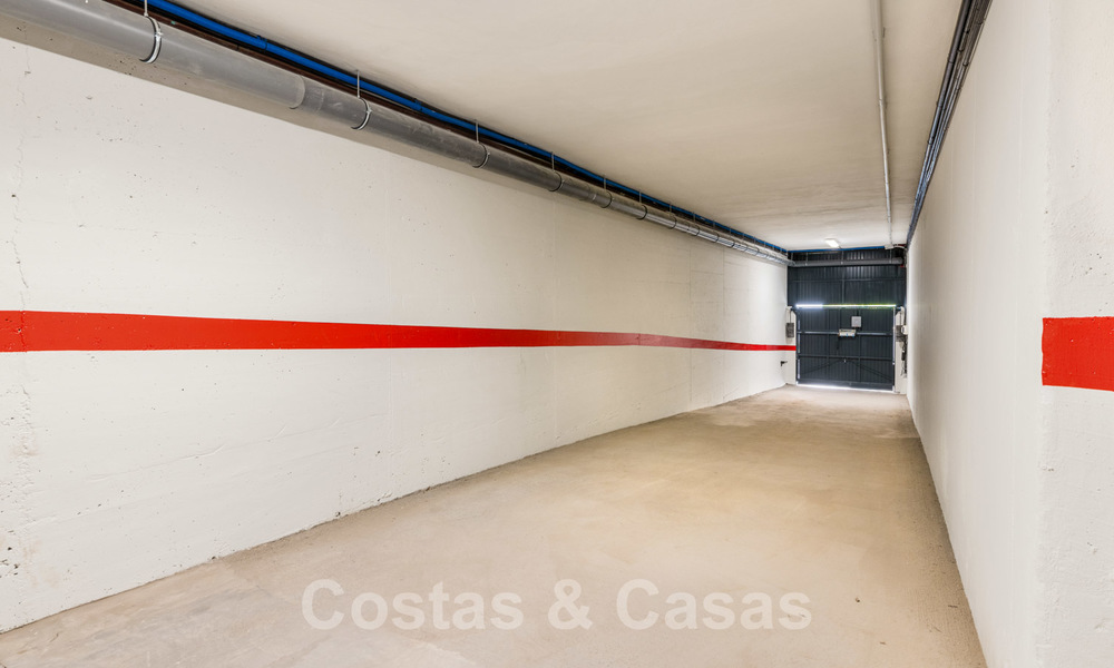 Instapklare hedendaagse mediterrane villa met zeezicht te koop op korte wandelafstand van het strand en alle voorzieningen, beachside Elviria te Marbella 27561