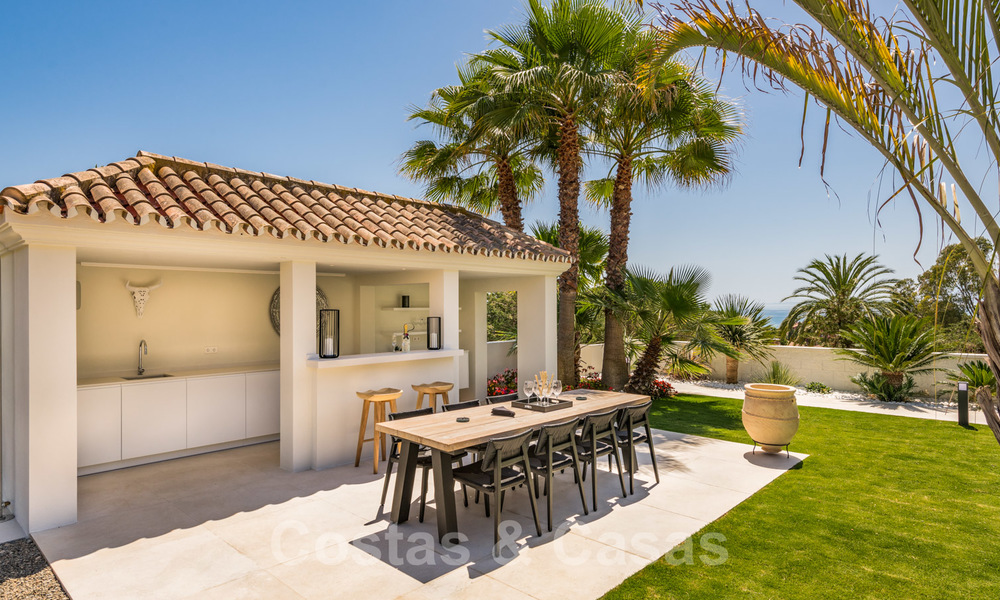 Instapklare hedendaagse mediterrane villa met zeezicht te koop op korte wandelafstand van het strand en alle voorzieningen, beachside Elviria te Marbella 27565