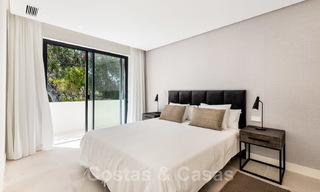 Instapklare hedendaagse mediterrane villa met zeezicht te koop op korte wandelafstand van het strand en alle voorzieningen, beachside Elviria te Marbella 27569 