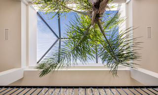 Instapklare hedendaagse mediterrane villa met zeezicht te koop op korte wandelafstand van het strand en alle voorzieningen, beachside Elviria te Marbella 27572 