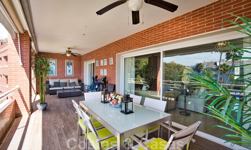 5-slaapkamer penthouse appartement te koop op de Golden Mile op korte wandelafstand van het strand en Marbella stad 27650